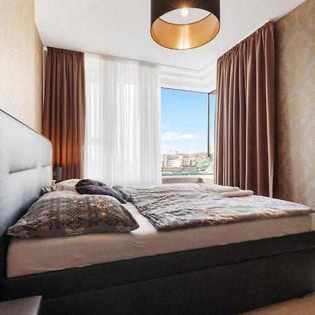 Panorama City Apartment In Downtown Area With Free Parking And Castle View براتسيلافا المظهر الخارجي الصورة
