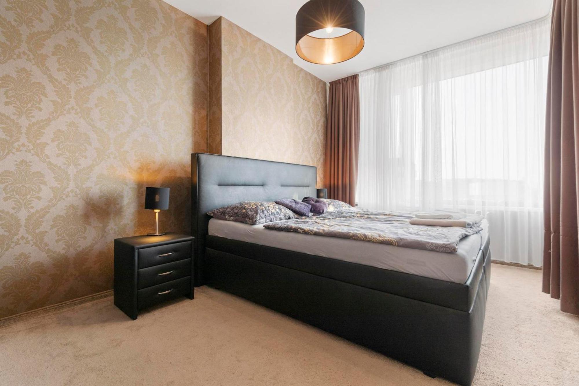 Panorama City Apartment In Downtown Area With Free Parking And Castle View براتسيلافا المظهر الخارجي الصورة